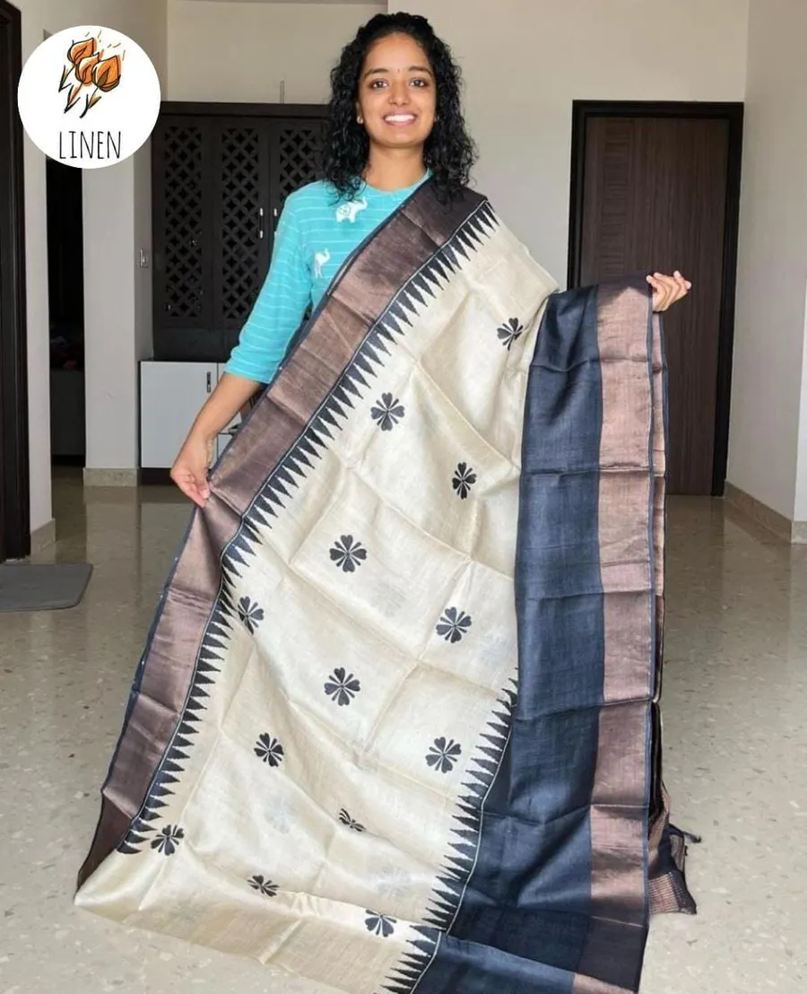 High-Quality Linen with a Luxurious Gold Jari Border for an Elegant Touch.